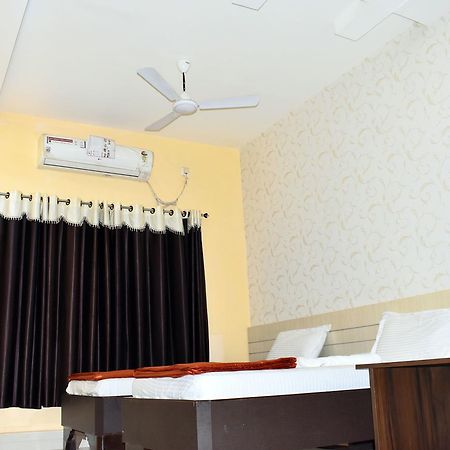 Hotel Triveni Balangir Ngoại thất bức ảnh