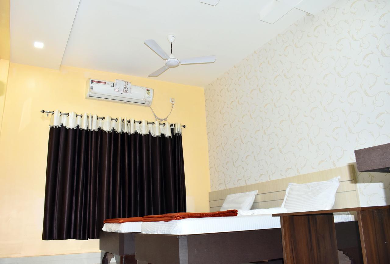 Hotel Triveni Balangir Ngoại thất bức ảnh