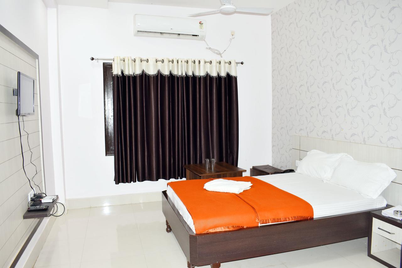 Hotel Triveni Balangir Ngoại thất bức ảnh